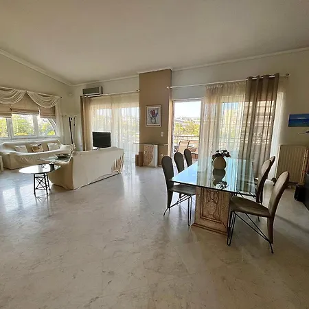 Sylvia's Luxurious, Spacious & Relaxing Apartment Athens