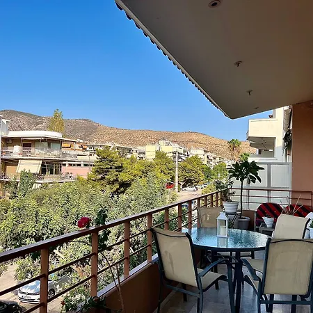 Sylvia's Luxurious, Spacious & Relaxing Apartment