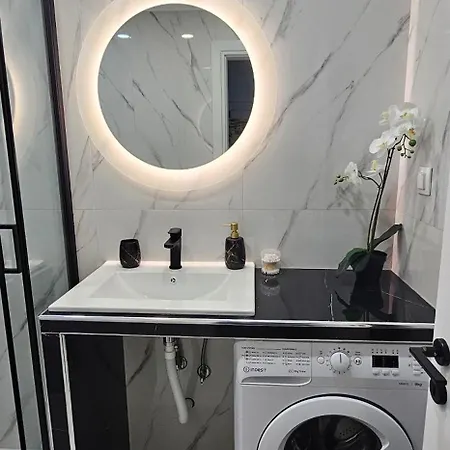 Διαμέρισμα Warm And Cozy In Location!