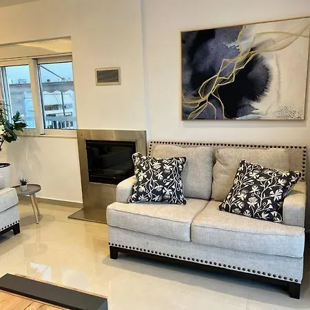 Panoramic Penthouse Apartment *