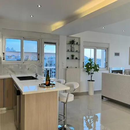 Panoramic Penthouse Apartment *