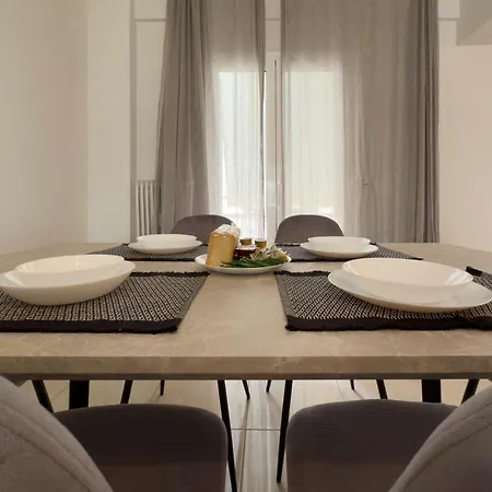 Matrozou Spacious 95sqm In Koukaki Athens