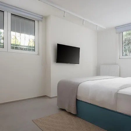 Athenian Riviera Coastal Charm Apartment *