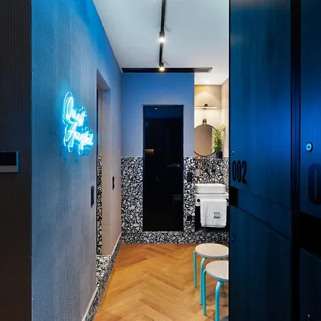 Retroverse Hostel *