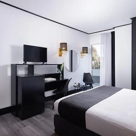 Athenian Riviera Hotel& Atenas