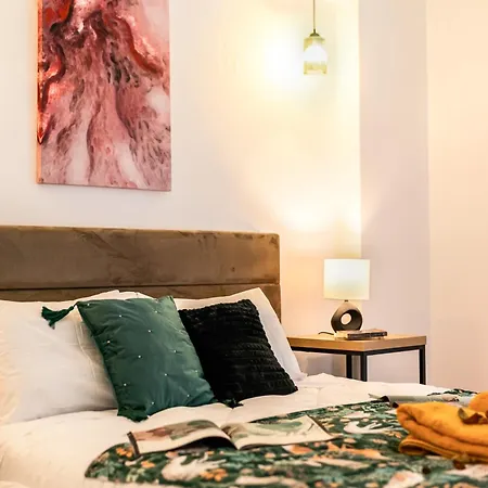Acropolis Retreat In Style