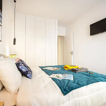 Acropolis Retreat In Style Apartment *