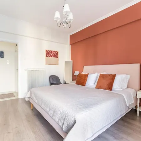 Spacious & Stylish 3-brm Near Acropolis Museum *