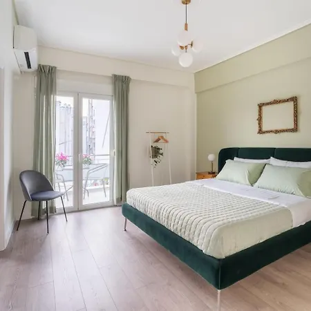 Spacious & Stylish 3-brm Near Acropolis Museum