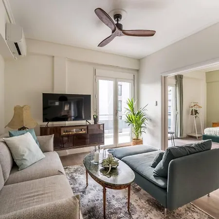 Spacious & Stylish 3-brm Near Acropolis Museum