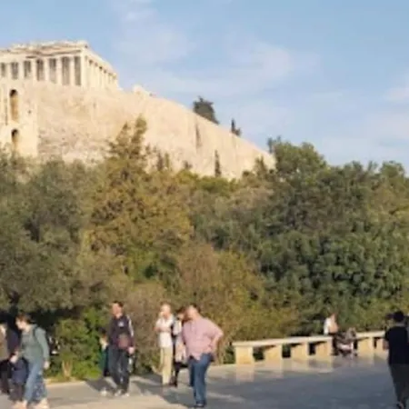 Spacious & Stylish 3-brm Near Acropolis Museum *