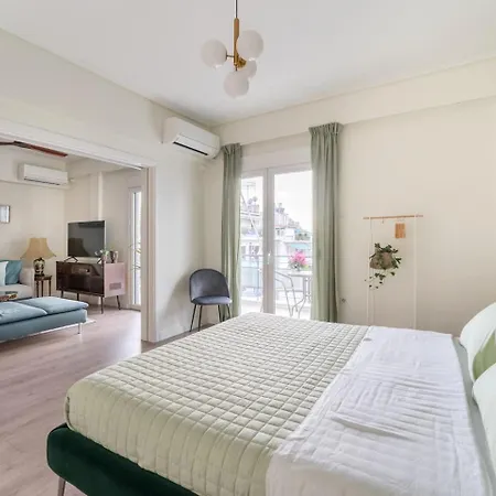 Spacious & Stylish 3-brm Near Acropolis Museum Athens