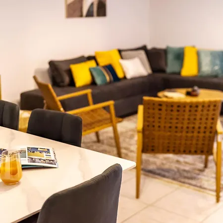 Acropolis Retreat In Style Apartment *