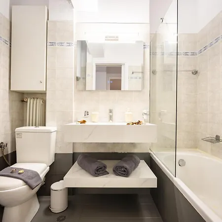 Acropolis Retreat In Style