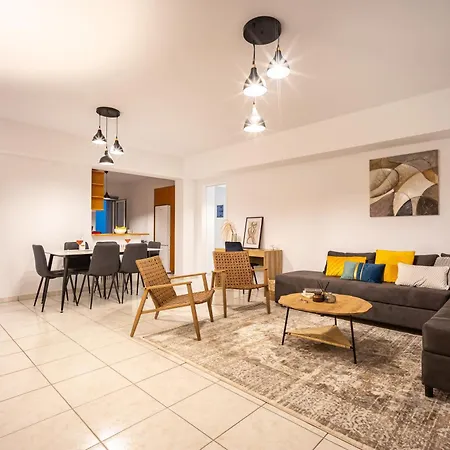 Acropolis Retreat In Style Apartment