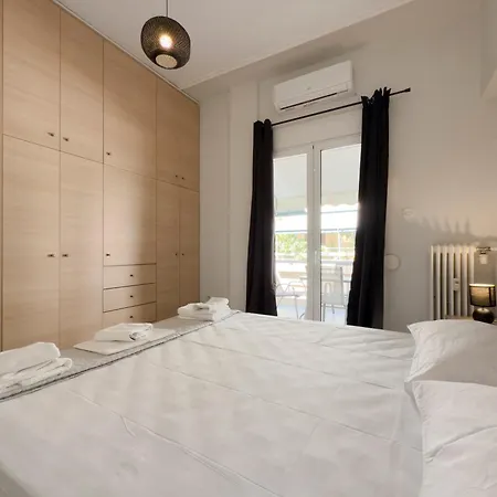 Matrozou Spacious 95sqm In Koukaki Athens