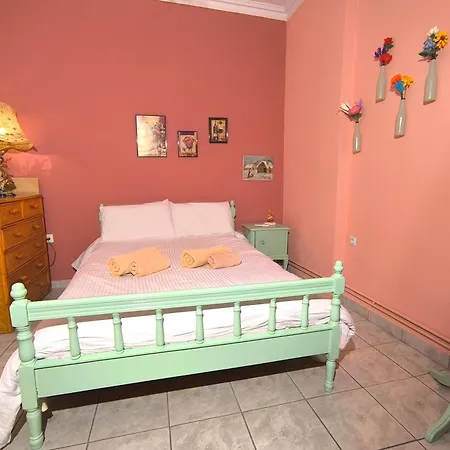 Apartment Casa Bonita, House With Private Entrance And Garden, Between Center And Sea