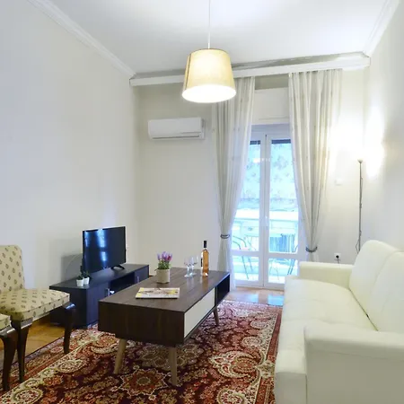 Apartment Niovis, A And Cozy