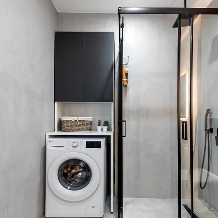 Sway - Chic 1-bedroom & Balcony In
