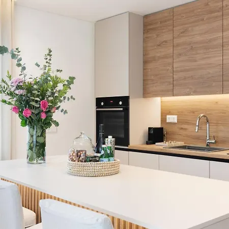 2-bdr Sv Elegance Luxury With Shared Pool Apartment Athen
