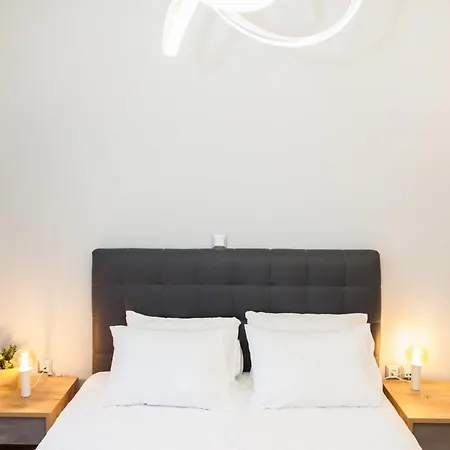 Apartment Contemporary And Chic In *