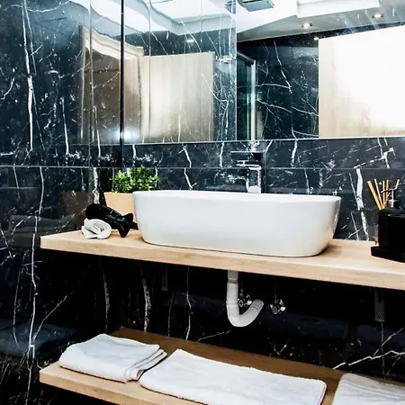 Apartment Contemporary And Chic In Athens