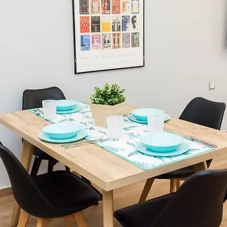 Contemporary And Chic In Apartment
