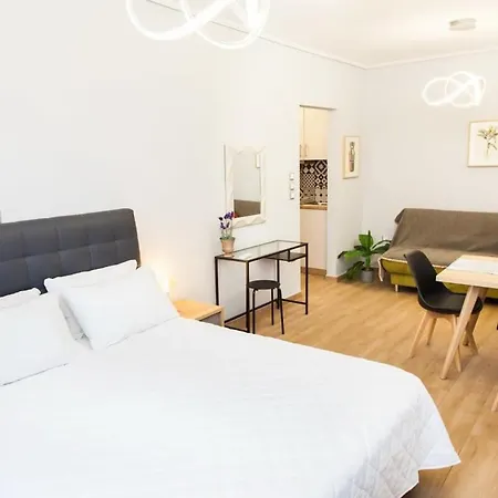 Contemporary And Chic In Apartment Athens