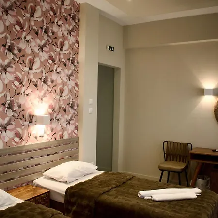 Otel Nafsika Centre 2*