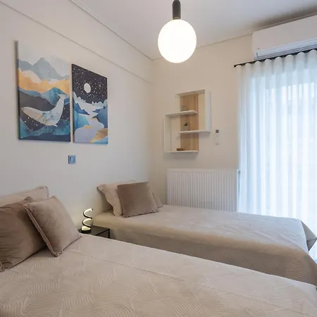 Bright 2 Bedroom Helios By Philoxenia