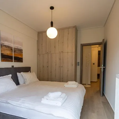 Bright 2 Bedroom Helios By Philoxenia Apartamento *