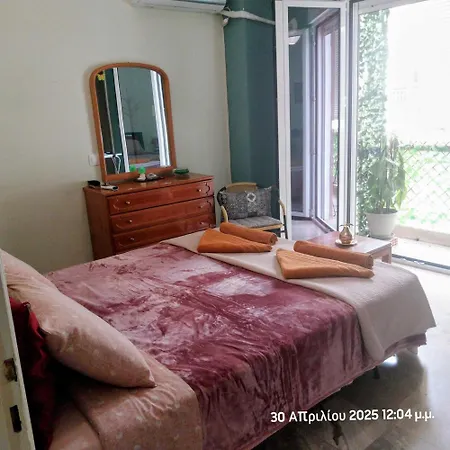 Cozy & Bright 50m From Subway -agios Antonios Atene