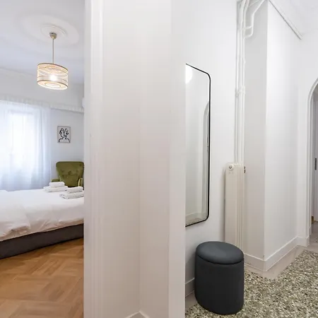 Modern Near Lycabettus Hill With Balcony *
