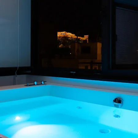 Gsm Elevated Luxury Apartment