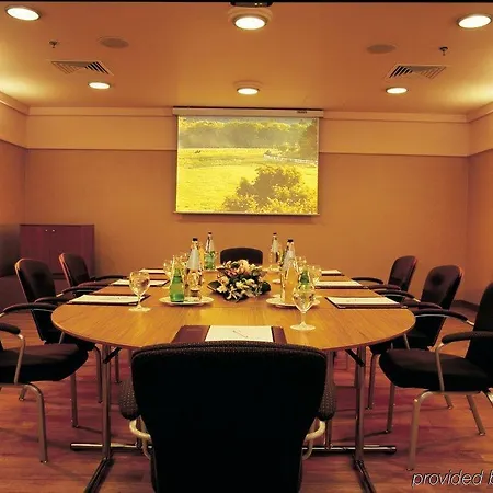Attica Av, Airport W. By Ihg Athene