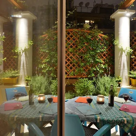 Oasis Veranda Under Columns.kolonaki Embassy Area. * Athen