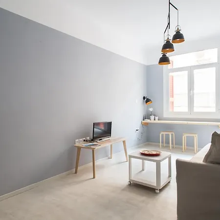 Karitsi Place Apartahotel