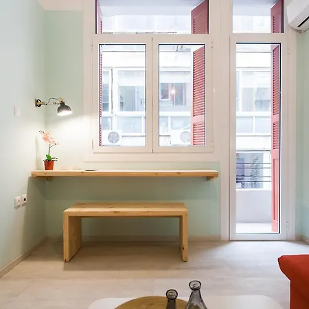 Karitsi Place Apartahotel 3*
