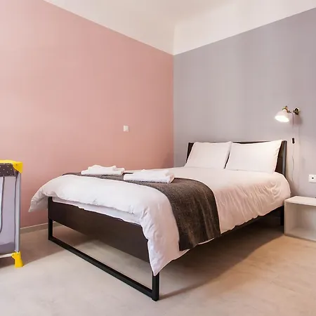 Karitsi Place 3*