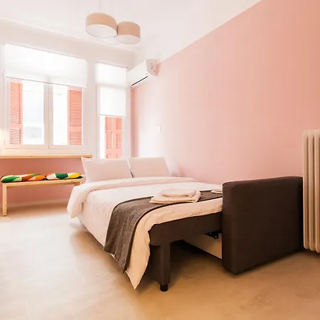 Karitsi Place 3*
