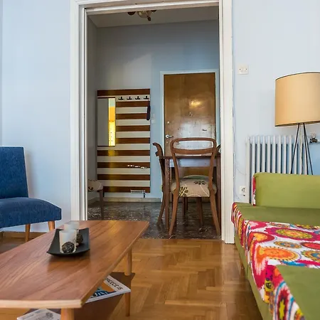 Vintage Apartment *