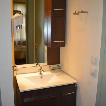 Hotel Athinas Street 2*