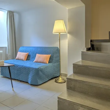Aria Plaka