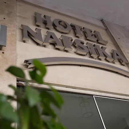 Nafsika Centre 2*
