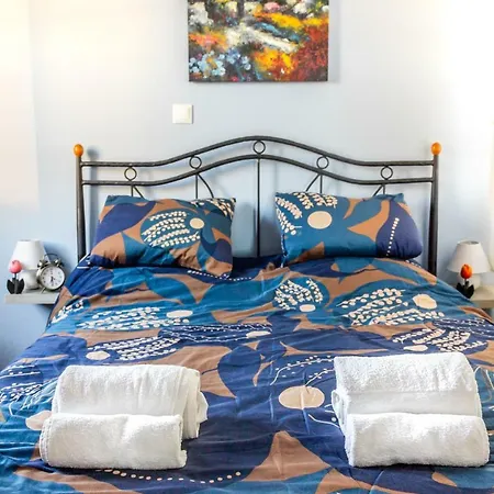 Elegant Central Apartments - Acropolis View & Garden * Ateny