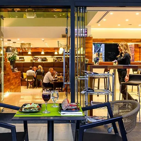 מלון Polis Grand 4*
