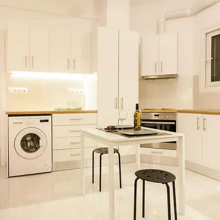 Classy And Stylish Private At Acropolis Museum Metro Station *