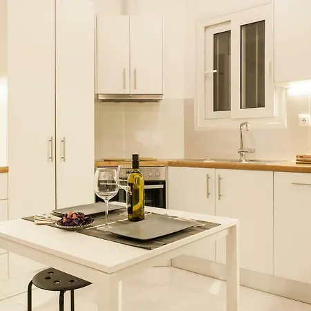 Classy And Stylish Private At Acropolis Museum Metro Station *