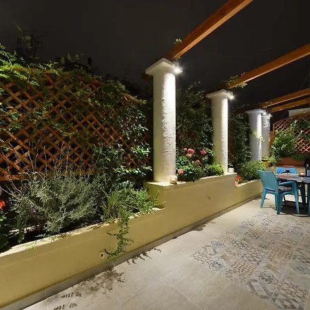Oasis Veranda Under Columns.kolonaki Embassy Area. Apartment *