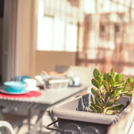 Modern Minimalistic Sunny With Balcony *